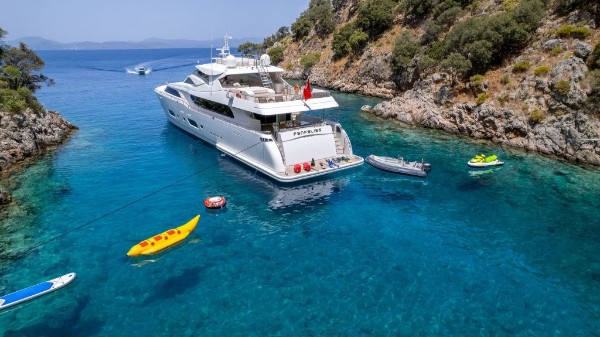 2009/2024 MOTOR YACHT 38 M 