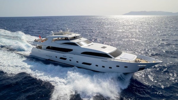 2009/2024 MOTOR YACHT 38 M 