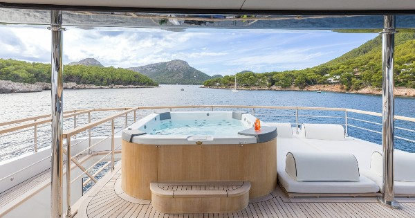 2024 MOTOR YACHT 37 M