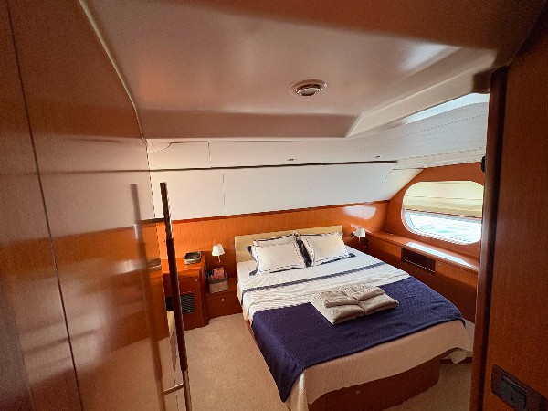 2011 BENETEAU SWIFT TRAWLER 52