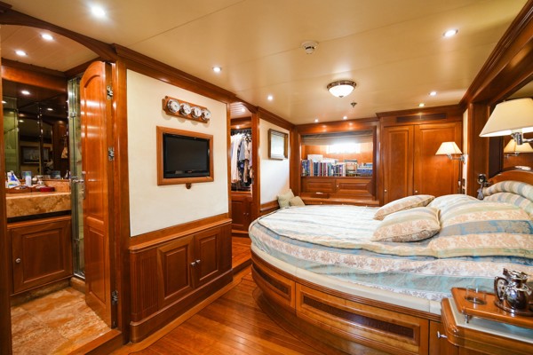 2001/2022 ROYAL DENSHIP 110 SLOOP 