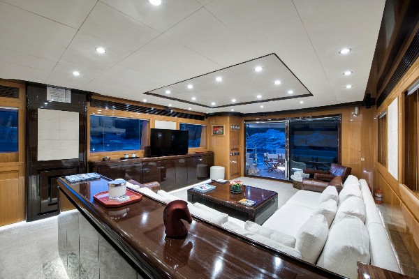 2009/2022 MOTOR YACHT 35M 