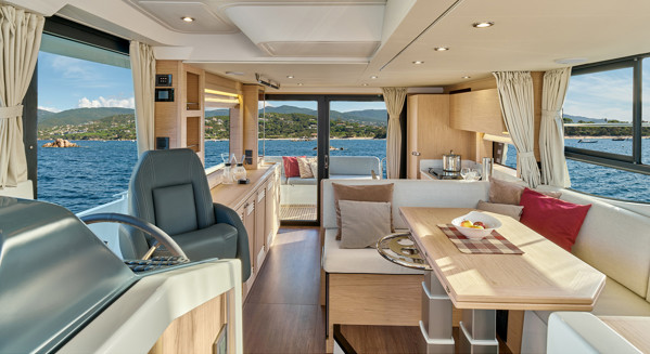 2025 BENETEAU SWIFT TRAWLER 48