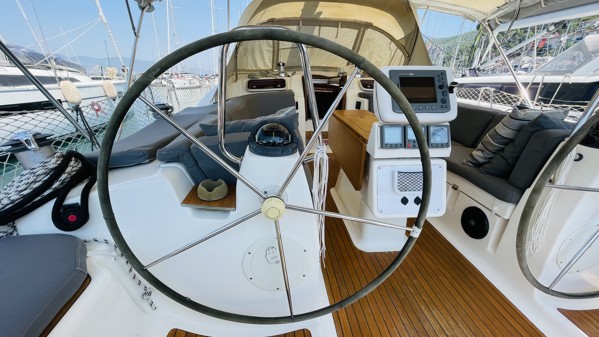 2008 BAVARIA VISION 50