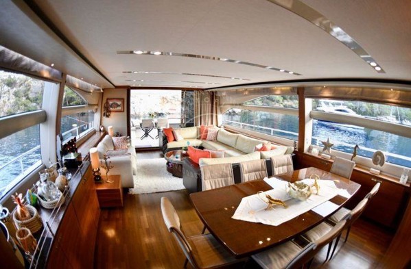 2014 PRINCESS 82