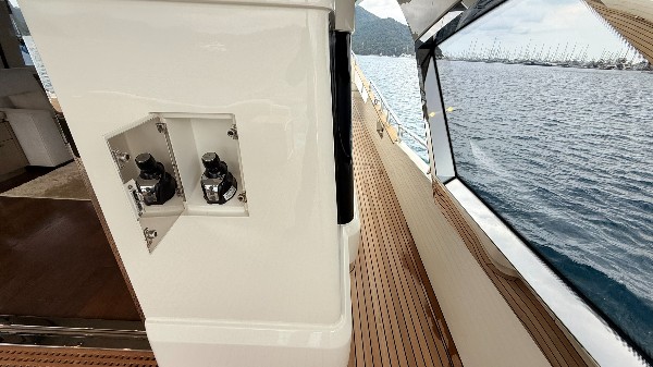 2020 MONTE CARLO YACHTS MCY 80