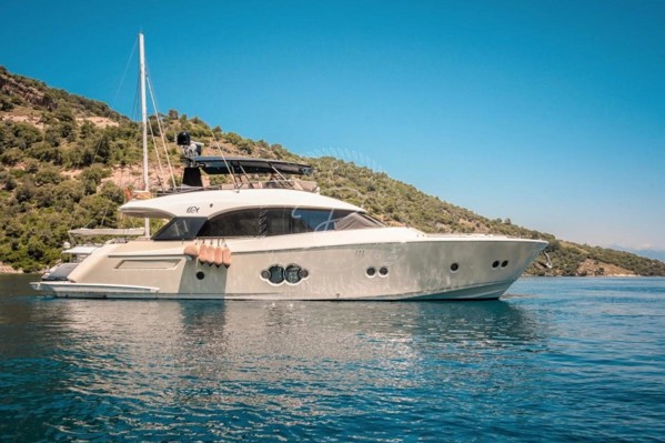 2013 MONTE CARLO YACHT 76