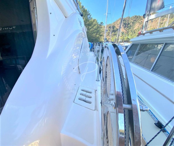 2009 AZIMUT 42
