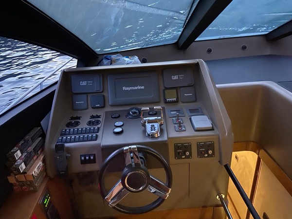 2010/2021 NUMARINE 78 FLY