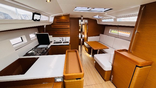 2023 JEANNEAU SUN ODYSSEY 440