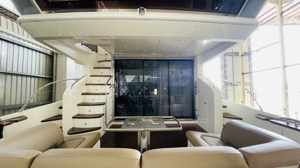 2012 PRINCESS 64