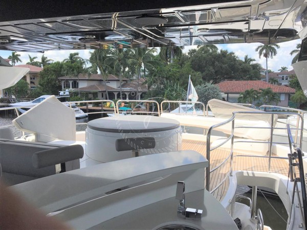2016 SUNSEEKER 86 YACHT