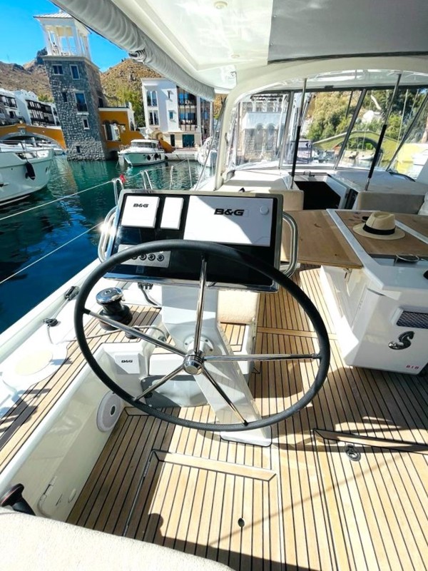 2021 BENETEAU OCEANIS 51.1