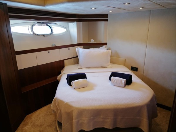 2010/2021 NUMARINE 78 FLY