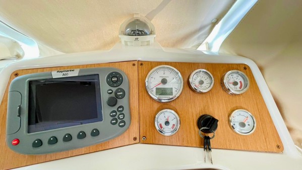 2008 BENETEAU ANTARES 9