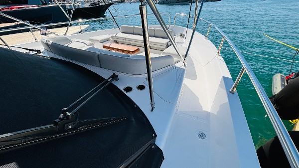 2025 AZIMUT MAGELLANO 60