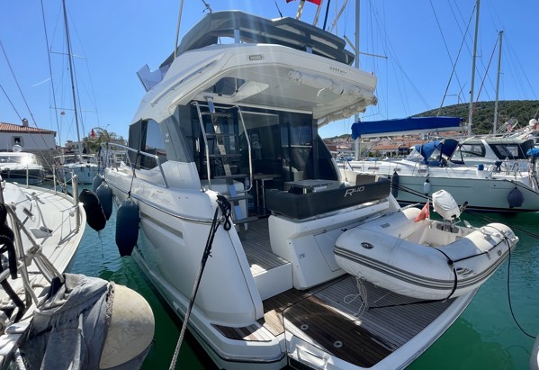 2018 BAVARIA R40