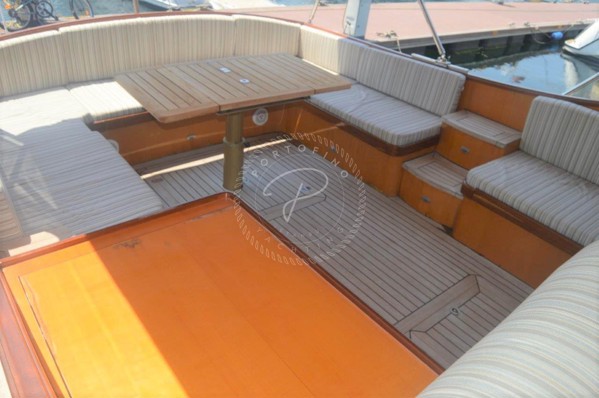 2011 CLASSIC CRUISER 37