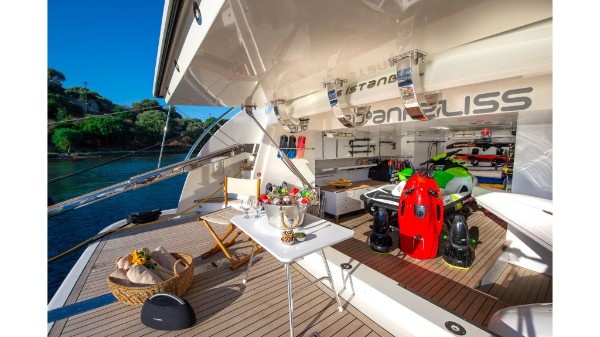 2009/2024 MOTOR YACHT 38 M 