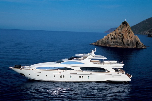 AZIMUT GRANDE 116