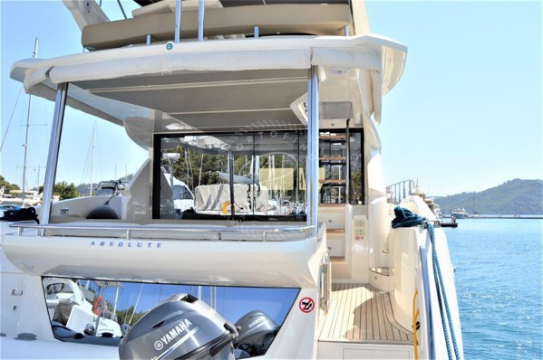 2014 ABSOLUTE 52 FLY