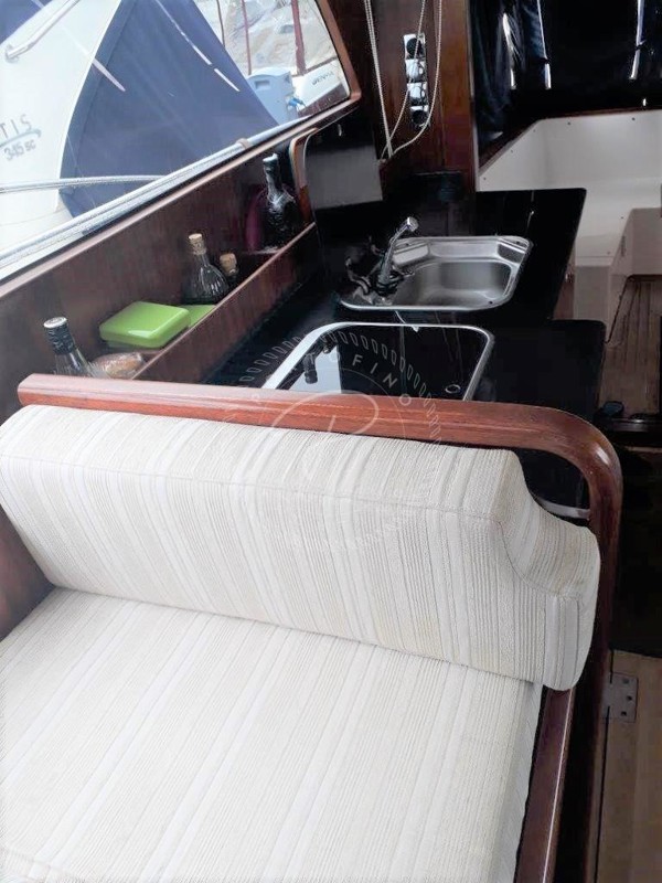 2009 LARUS 42 FLY