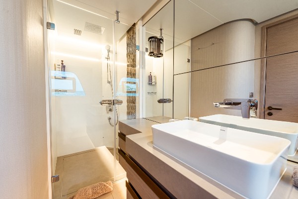 2023 MOTOR YACHT 26M