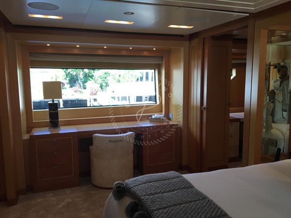 2010 SANLORENZO 37M