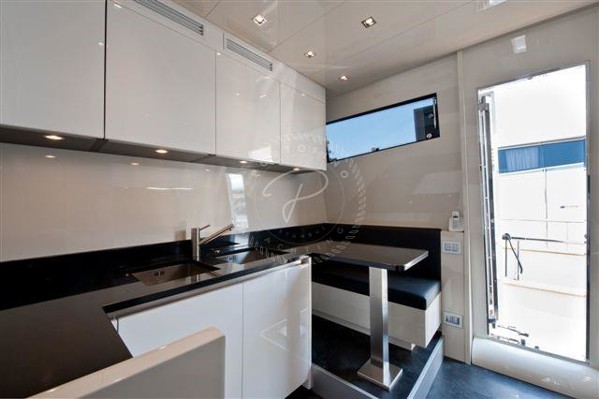 2012 SANLORENZO SL82