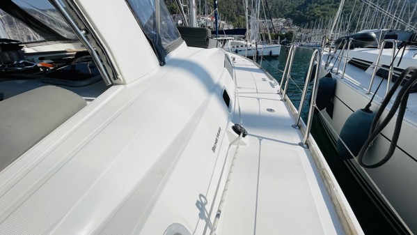 2011 BENETEAU OCEANIS 50
