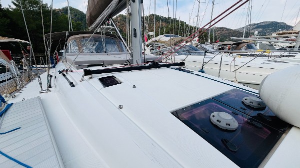 2013 JEANNEAU SUN ODYSSEY 469