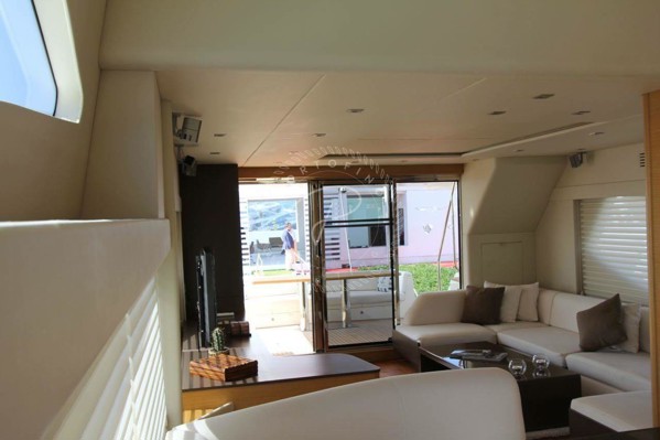 2010 NUMARINE 78 FLY