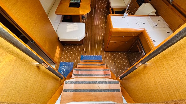 2013 JEANNEAU SUN ODYSSEY 469
