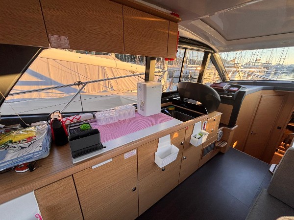 2025 BAVARIA R40 COUPE