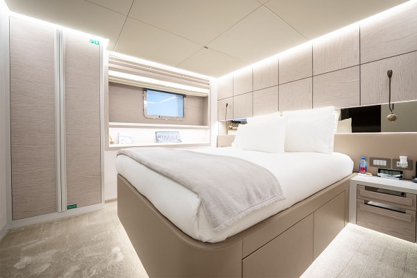 2023 MOTOR YACHT 37 M