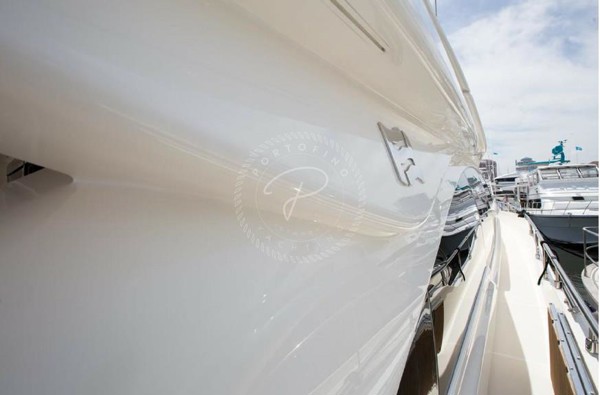 2014 FERRETTI YACHTS 690