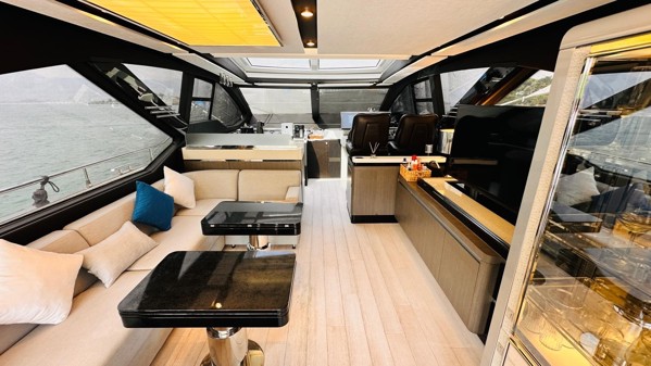 2019 AZIMUT S7