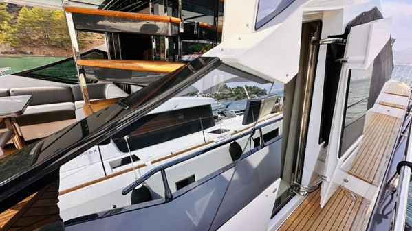 2019 AZIMUT S7
