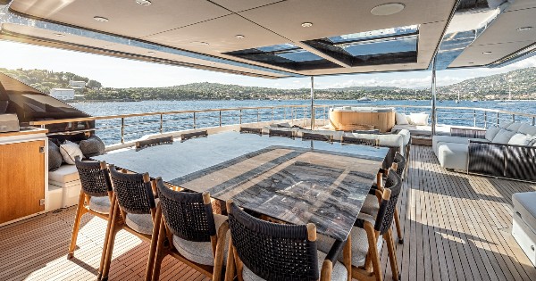 2024 MOTOR YACHT 37 M