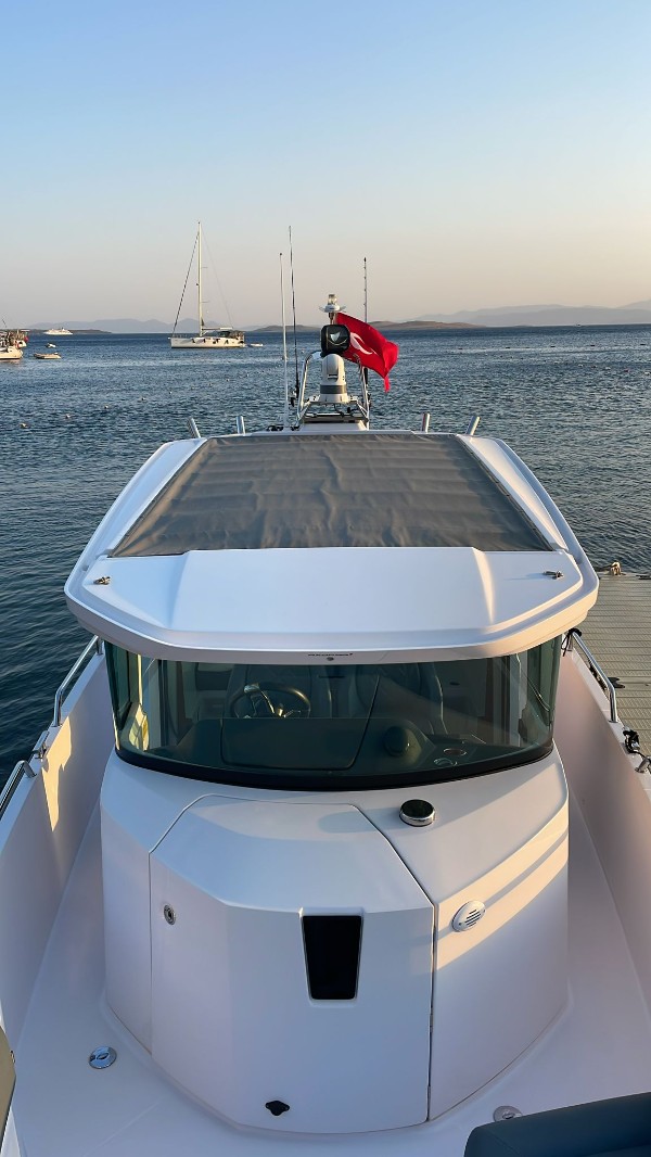 20 AXOPAR 28 CABIN