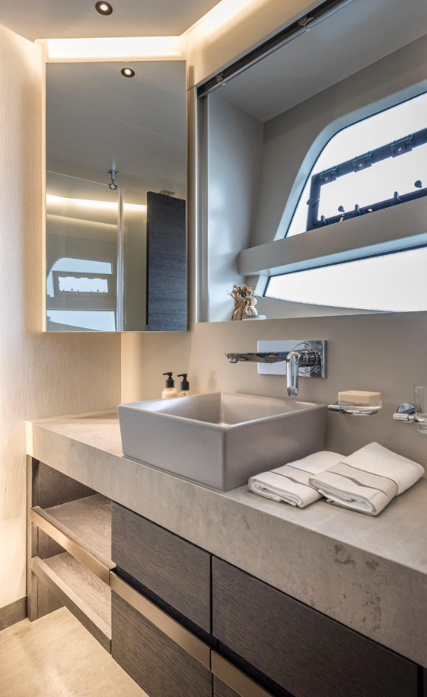 2023 MOTOR YACHT 26 M 