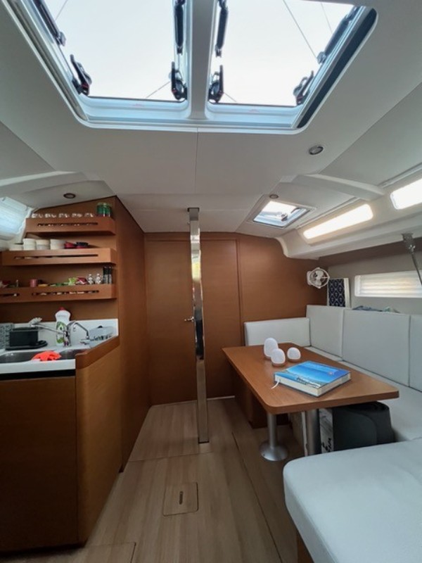 2023 JEANNEAU SUN ODYSSEY 440