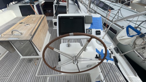 2015 DUFOUR 500