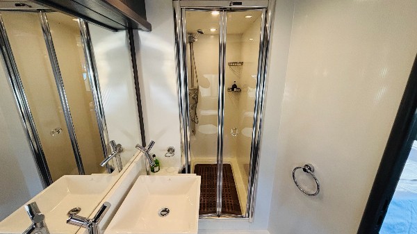 2004 SUNSEEKER PREDATOR 82