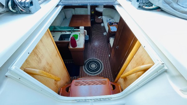2005 DUFOUR 44