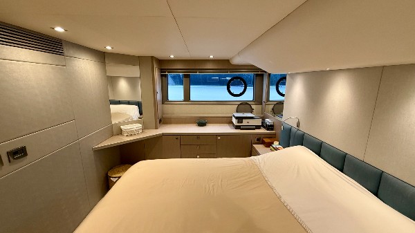 2018 SUNSEEKER MANHATTAN 52