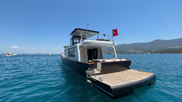 2014 CUSTOM TRAWLER STEEL 21M