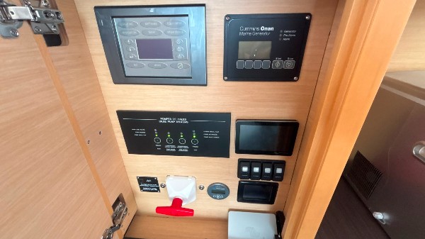 2015 LAGOON 560 S2