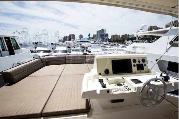 2014 FERRETTI YACHTS 690