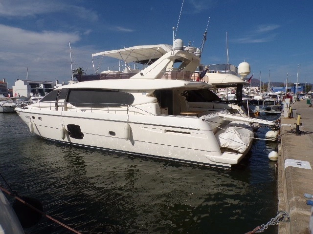 2009 FERRETTI YACHTS 630
